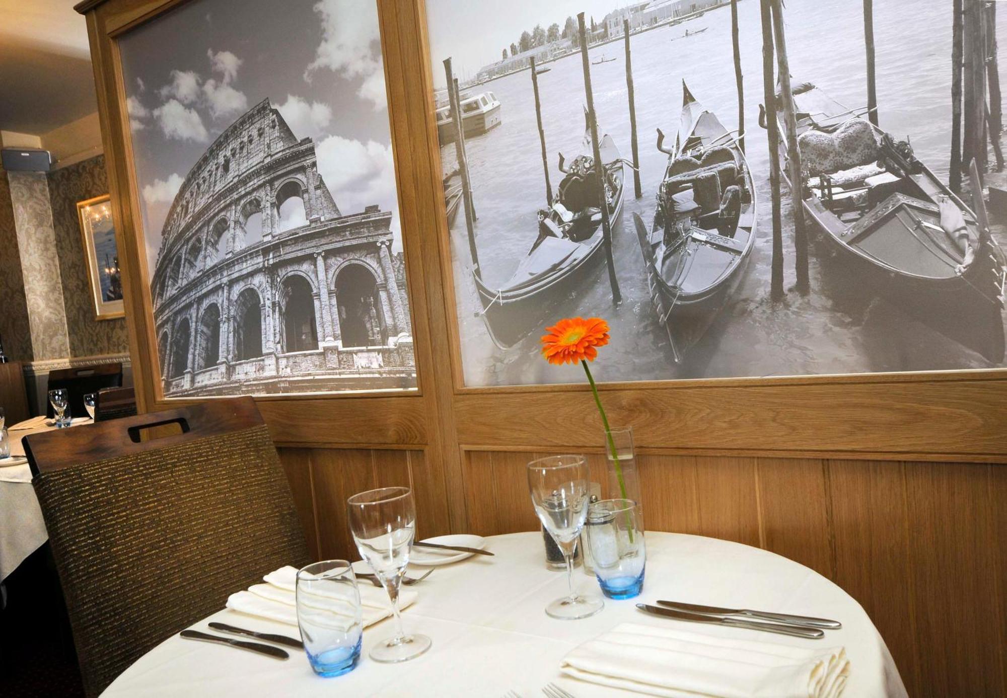 Ennios Boutique Hotel Southampton Exteriör bild Interior of the restaurant