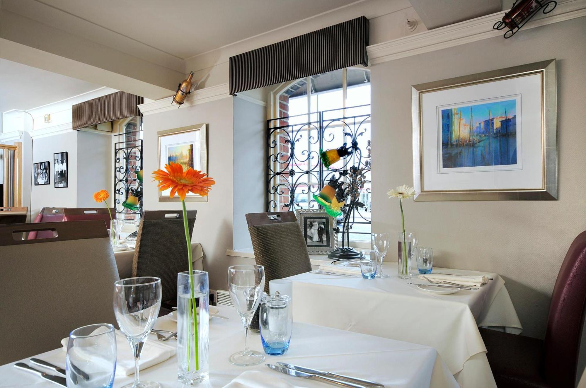 Ennios Boutique Hotel Southampton Exteriör bild Interior of the restaurant