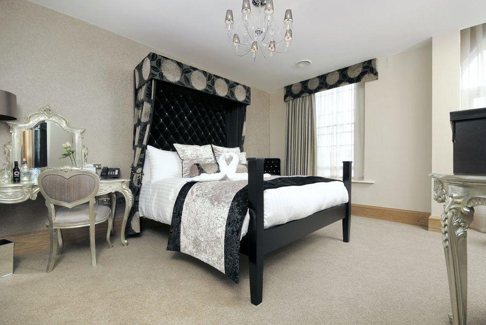 Ennios Boutique Hotel Southampton Exteriör bild A bedroom at the hotel