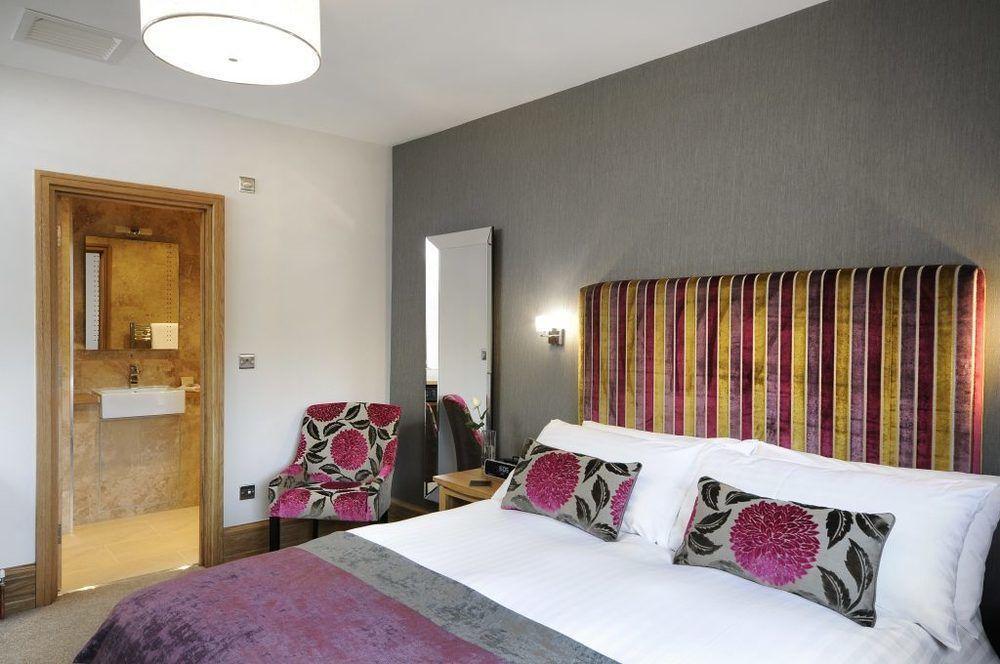 Ennios Boutique Hotel Southampton Exteriör bild A bedroom at the hotel