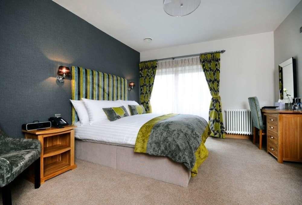 Ennios Boutique Hotel Southampton Exteriör bild A bedroom at the hotel