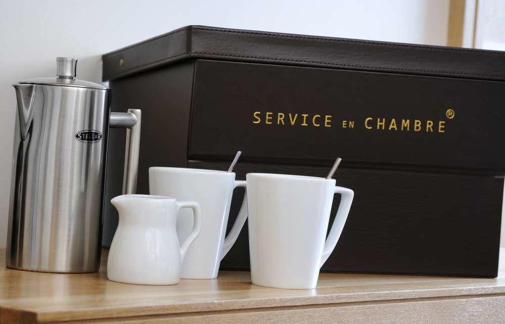 Ennios Boutique Hotel Southampton Exteriör bild A room service box
