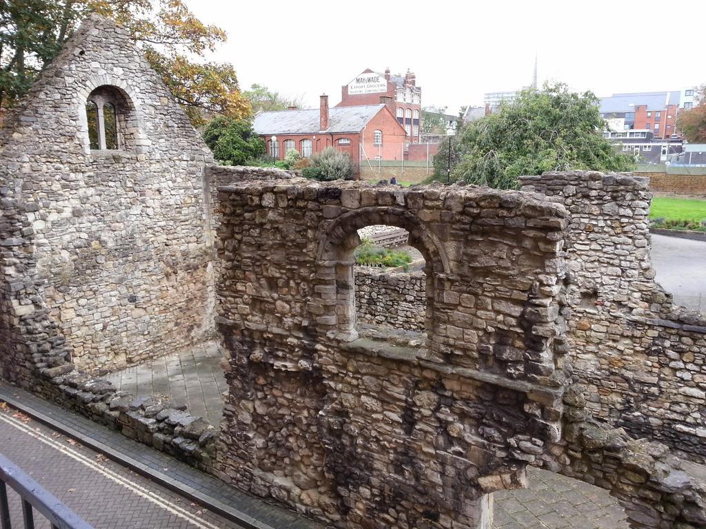 Ennios Boutique Hotel Southampton Exteriör bild The remains of the medieval church of St Mary the Virgin